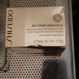 Shiseido bio performance advanced super cream.  Cream is brand new.